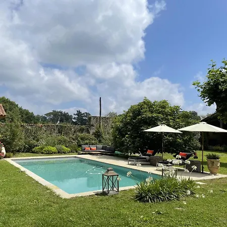 Les Ecuries Du Chateau