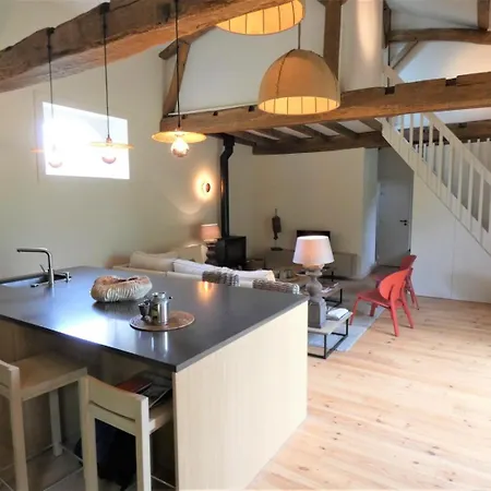 Les Ecuries Du Chateau Biaudos