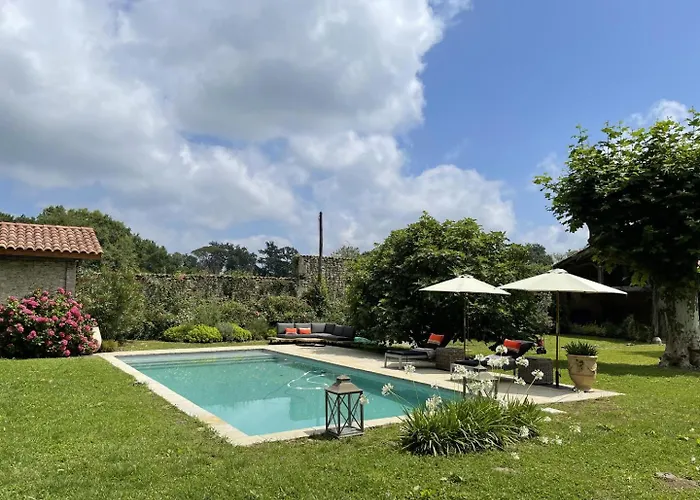 Les Ecuries Du Chateau