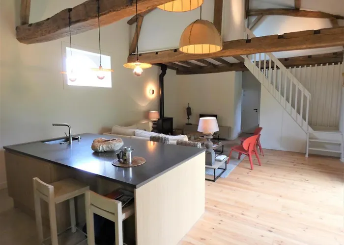 Les Ecuries Du Chateau Biaudos